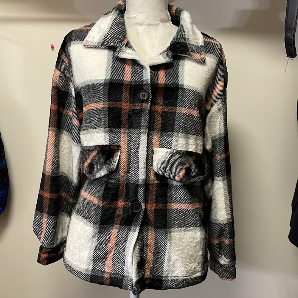 New Aluna Levi Buttoned top , Medium